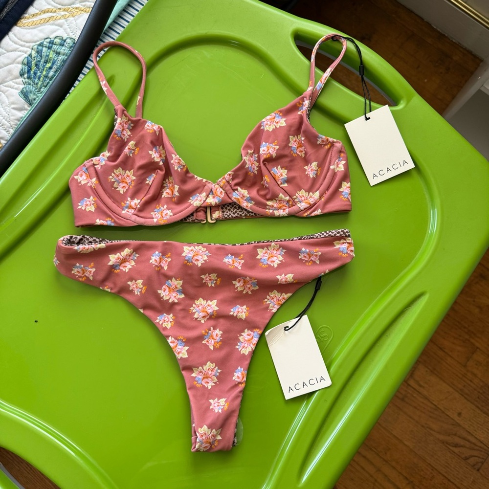Acacia Dolce Set Medium Manhattan Top Brazil Bottom BNWT